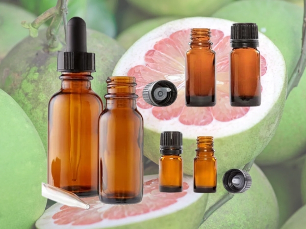 Cần đựng tinh dầu trong chai thủy tinh tối màu, đậy kín, bảo quản nơi khô ráo