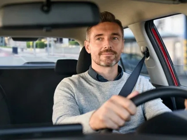 Tinh dầu bưởi giúp giảm buồn nôn và khó chịu khi di chuyển