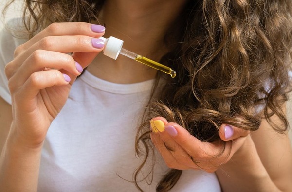 Tổng hợp các loại tinh dầu mọc tóc hiệu quả